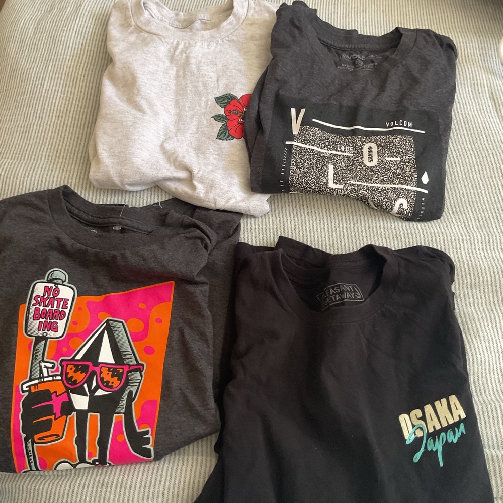 Volcom youth Graphic Tees - Gray and Black